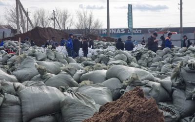 «Әділдік және Өркендеу» белсенділері су тасқынынан зардап шеккен өңірлерге гуманитарлық көмек жіберді