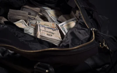 Астаналық қыз қонақ үйде өзімен демалған жігіттің 7,2 мың долларын ұрлап кеткен