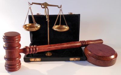 Сенат Жоғарғы Соттың екі судьясын қызметінен босатты