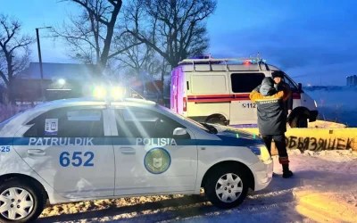 Салонда 4 адам болған: Семейде көшеде жарысқан көлік Ертіс өзеніне ағып кетті