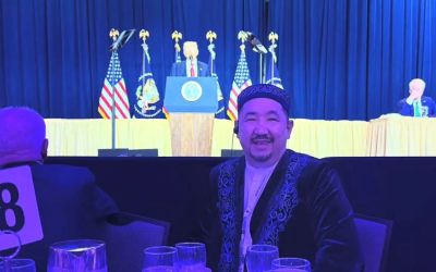«Трамптың тура алдында отырдым»: Нұрлан имам Ақ үйде жүр
