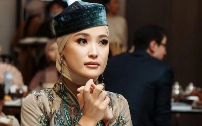 «Тағы бай керек»: Мөлдір Әуелбекова болашақ күйеуін іздеп жүргенін мәлімдеді