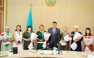ШҚО-да көпбалалы аналар марапатталды