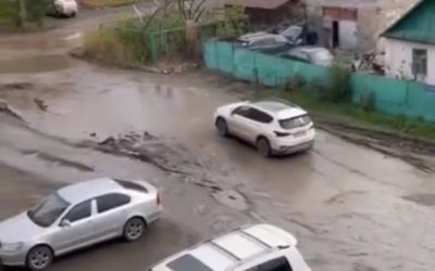 Көкшетаудағы жолдар көлік жұтатын апанға айналды: әкімдік халық наразылығына қарамастан үнсіз