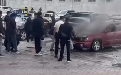 Ақтауда көлік өртеніп кетті